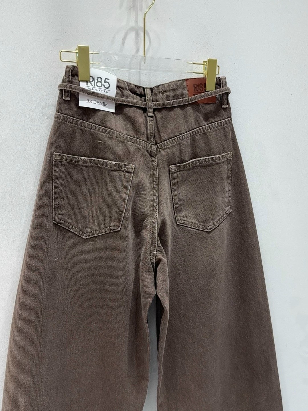 джинсы ультраширокие коричневые bershka,джинсы коричневые,стильные джинсы,широкие женские джинсы
