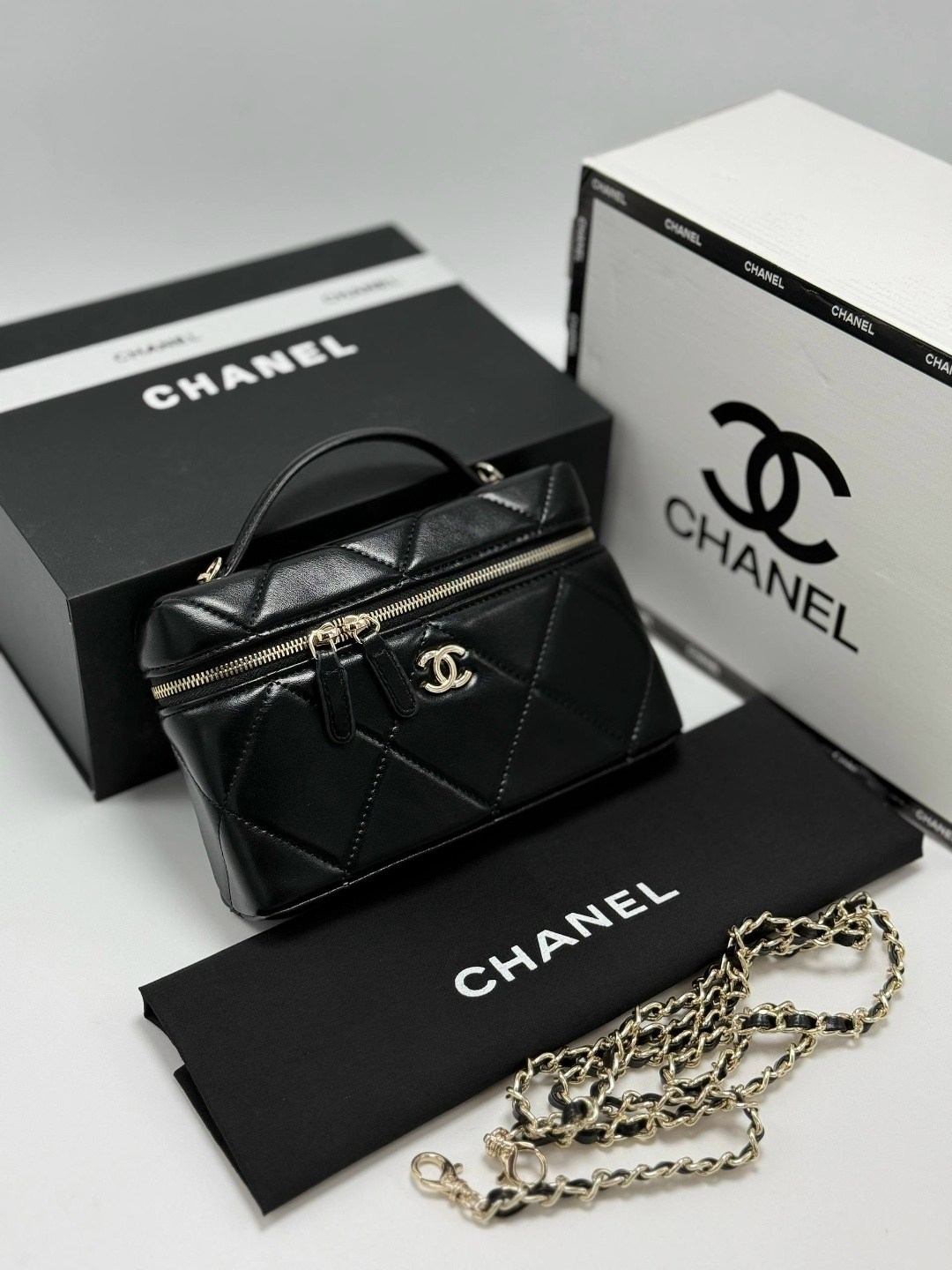 сумка chanel,женские сумки chanel,сумки шанель,сумка,косметичка chanel