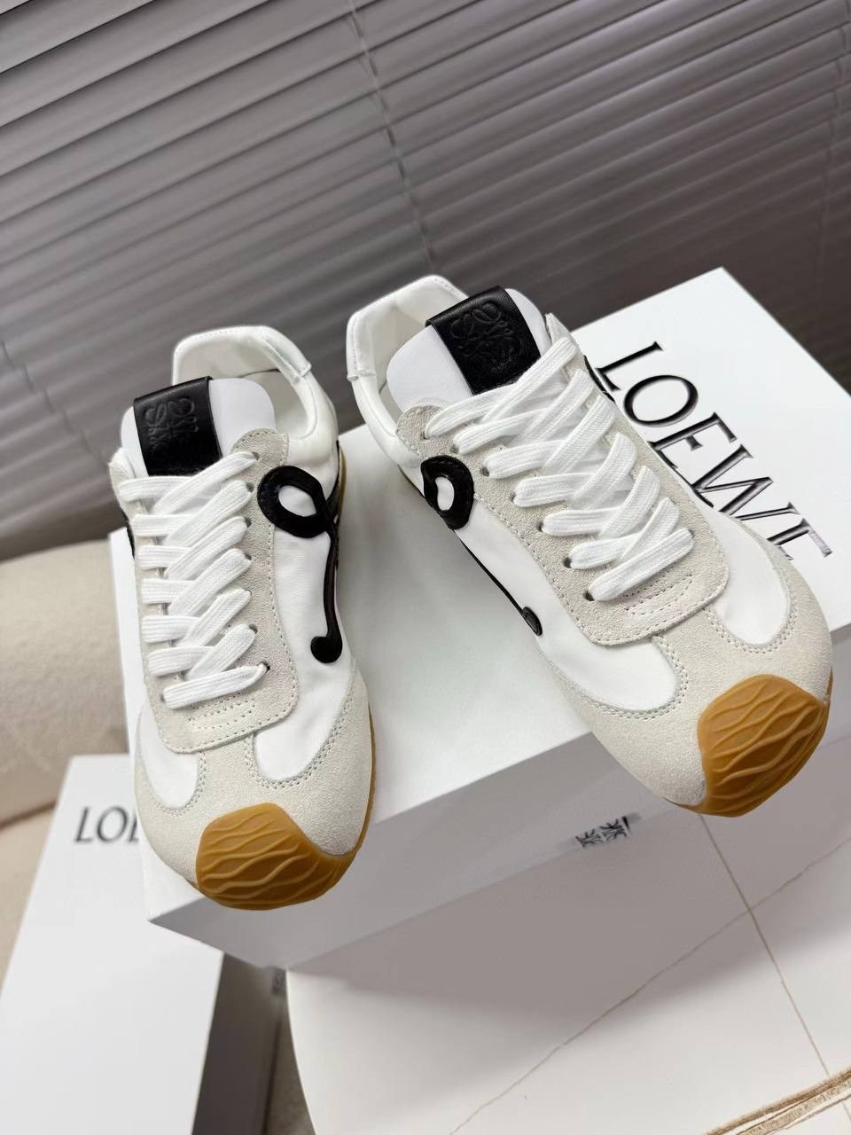 ,кроссовки женскиe,кроссовки loewe,кроссовки женские balenciaga,спортивная