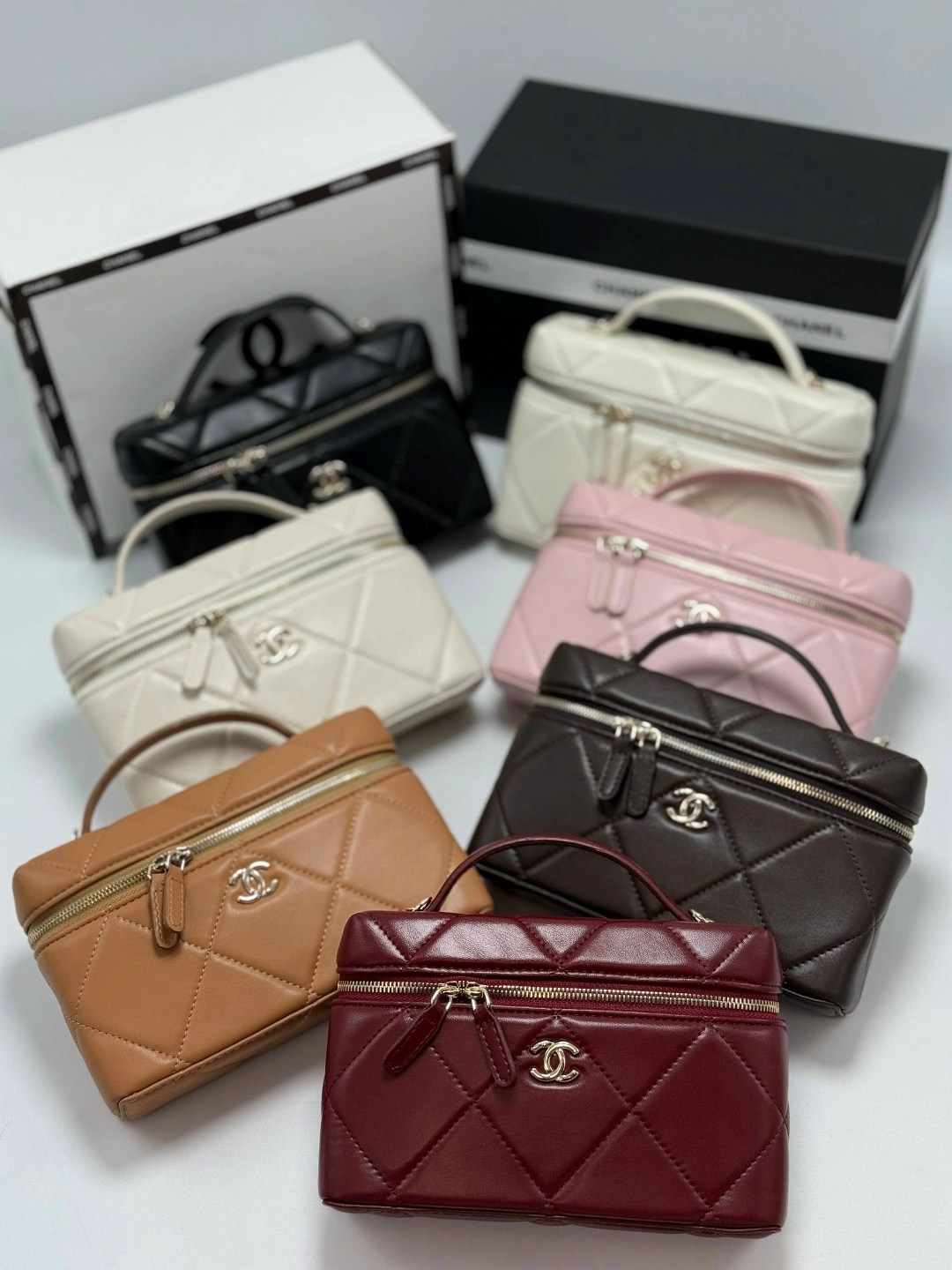 сумка chanel,женские сумки chanel,сумки шанель,сумка,косметичка chanel