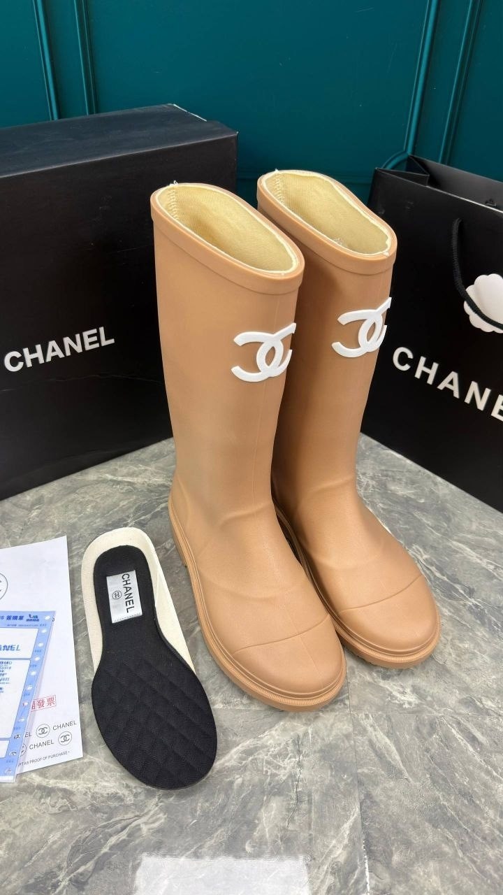 сапоги chanel,резиновые сапоги chanel,chanel бежевые резиновые сапоги для женщин,резиновые дождевые сапоги темно-бежевые женские chanel,chanel rain boots