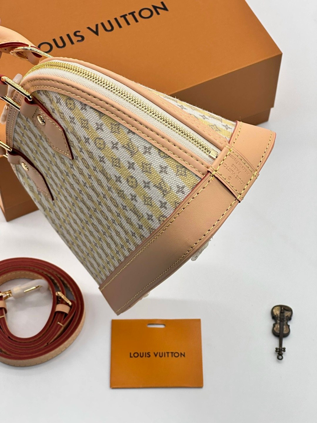 сумка луи виттон альма,louis vuitton женская сумка,сумка louis vuitton,сумки луи виттон,louis vuitton alma bb