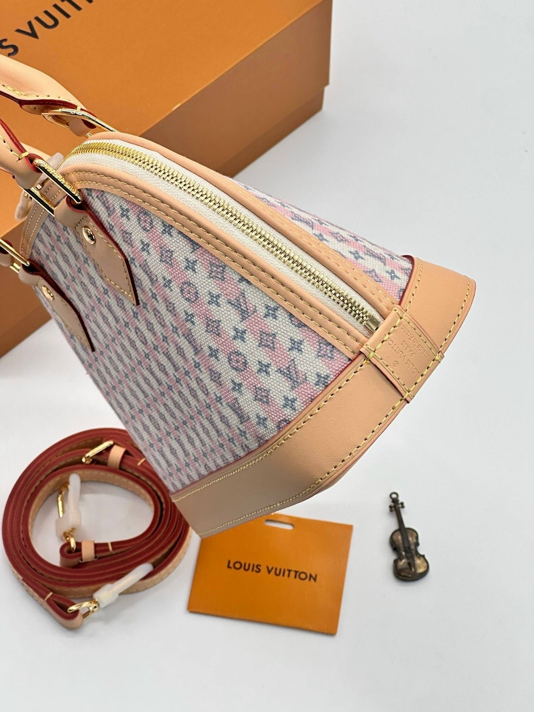 сумка луи виттон альма,louis vuitton женская сумка,сумка louis vuitton,сумки луи виттон,louis vuitton alma bb