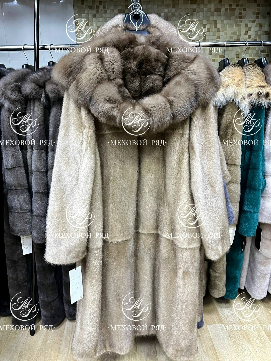 шуба норковая nafa с капюшоном из соболя,норковая шуба с капюшоном из куницы каменки,шуба норковая с капюшоном,норковая шуба,шуба из норки с капюшоном