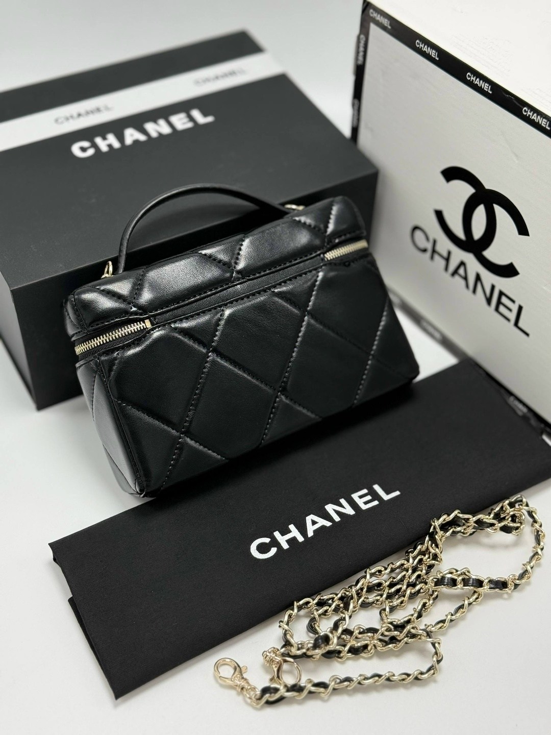 сумка chanel,женские сумки chanel,сумки шанель,сумка,косметичка chanel