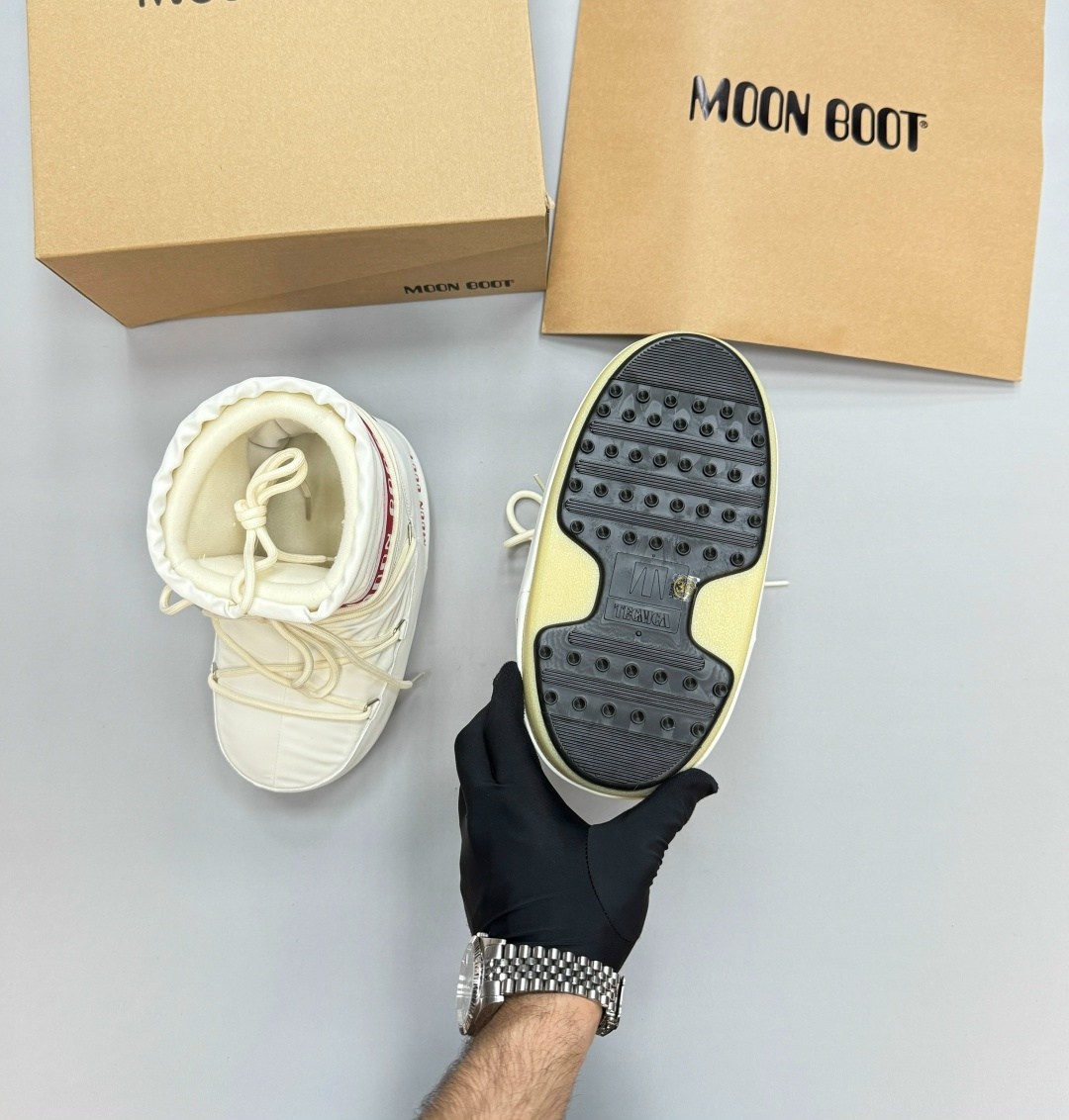 снежные сапоги из нейлона moon boot красный,сапоги icon low из нейлона moon boot красный,мун бут,moon boot ботинки,зимние сапоги из нейлона с низким логотипом moon boot красный