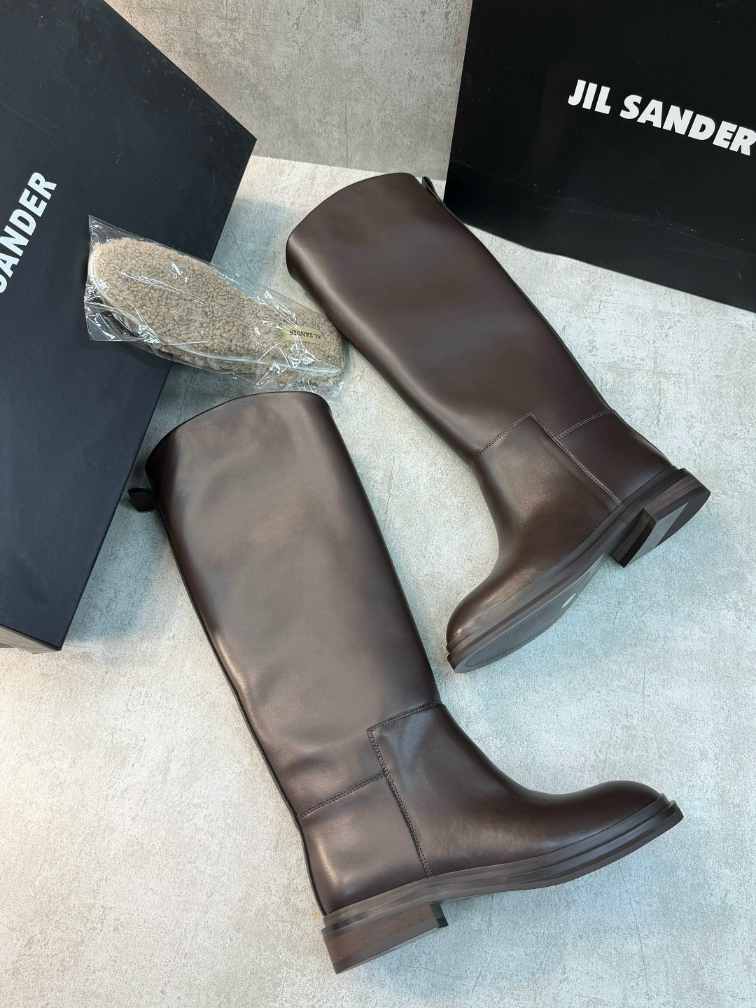 женские сапоги,женские брендовые кожаные сапоги chanel premium,,сапоги женские кожаные jil sander черные,jil sander сапоги