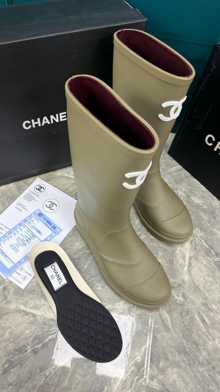 сапоги chanel,резиновые сапоги chanel,chanel бежевые резиновые сапоги для женщин,резиновые дождевые сапоги темно-бежевые женские chanel,chanel rain boots