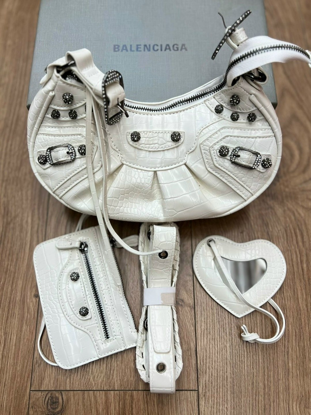 сумка balenciaga,сумка баленсиага,balenciaga сумка на плечо,balenciaga сумка женская,черная женская кожаная сумка balenciaga