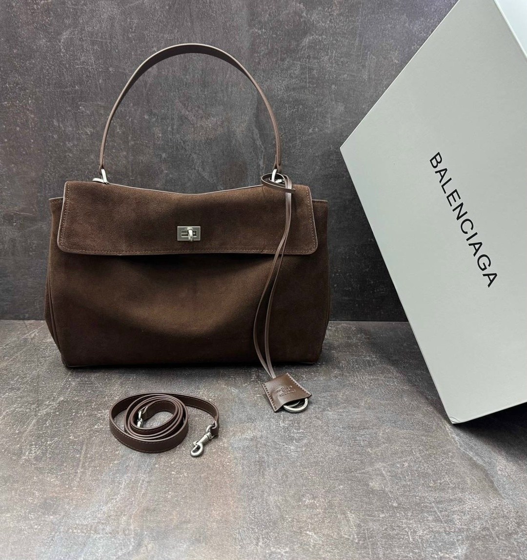 роскошная сумка из замши balenciaga rodeo,сумка в образе balenciaga размер 35 х 25 x 10 см замша,женская замшевая сумка balenciaga коричневая 35х23,замшевая сумка,сумка женская замшевая