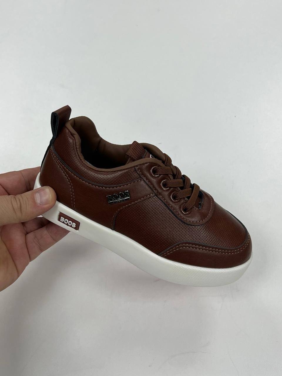 ,обуви,универсальные кроссовки,кеды emporio armani,кроссовки emporio armani