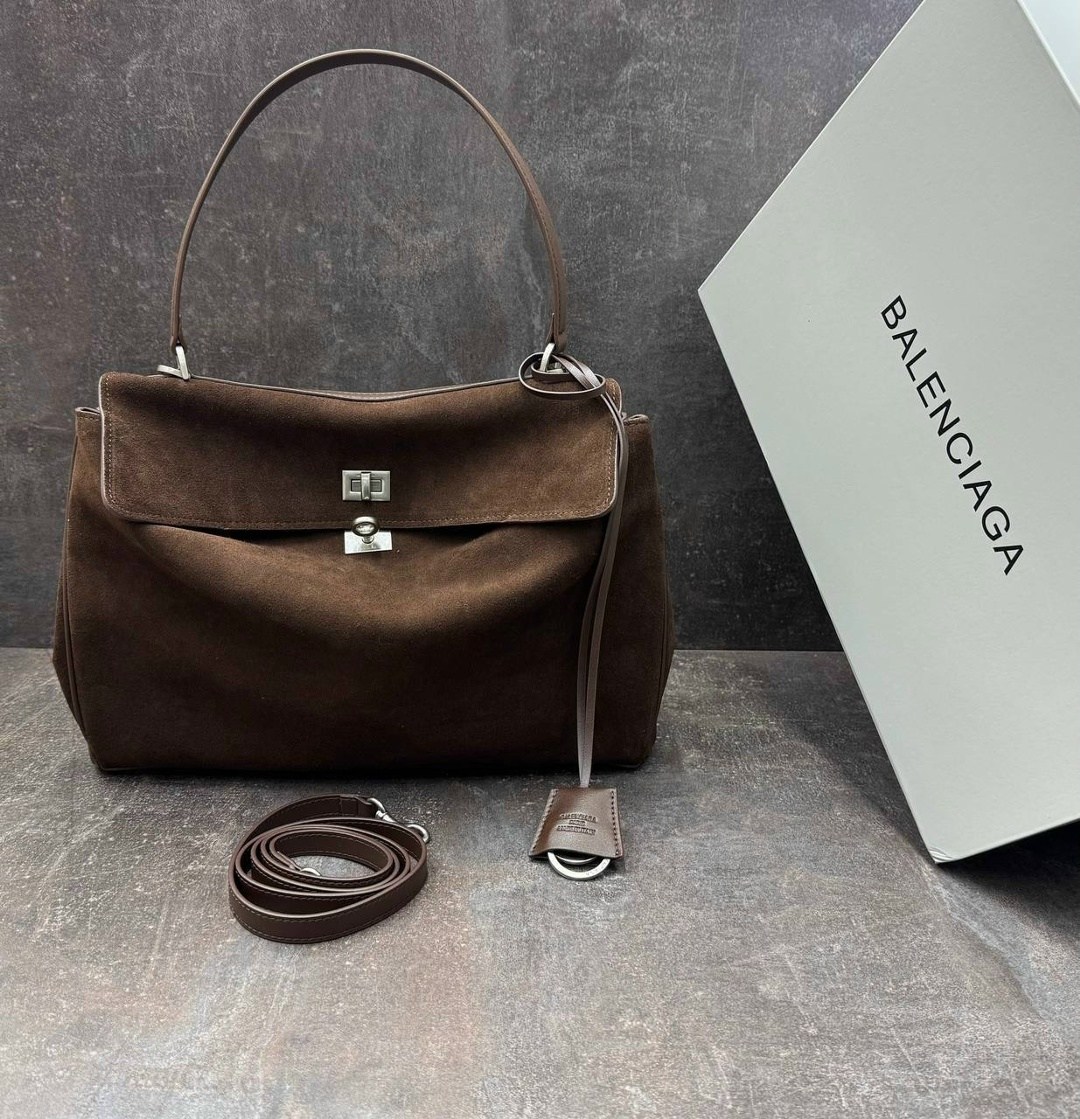 роскошная сумка из замши balenciaga rodeo,сумка в образе balenciaga размер 35 х 25 x 10 см замша,женская замшевая сумка balenciaga коричневая 35х23,замшевая сумка,сумка женская замшевая
