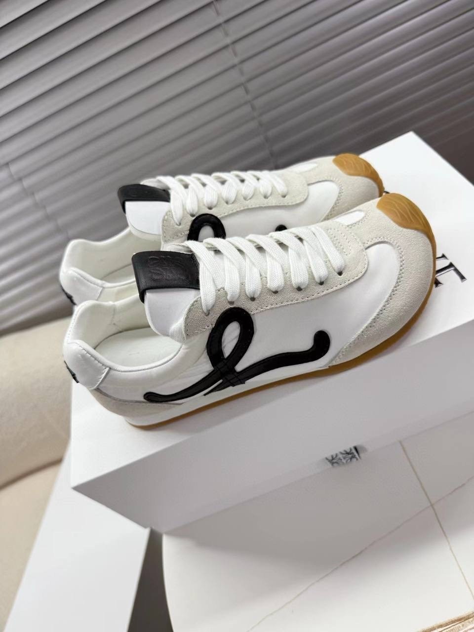 ,кроссовки женскиe,кроссовки loewe,кроссовки женские balenciaga,спортивная