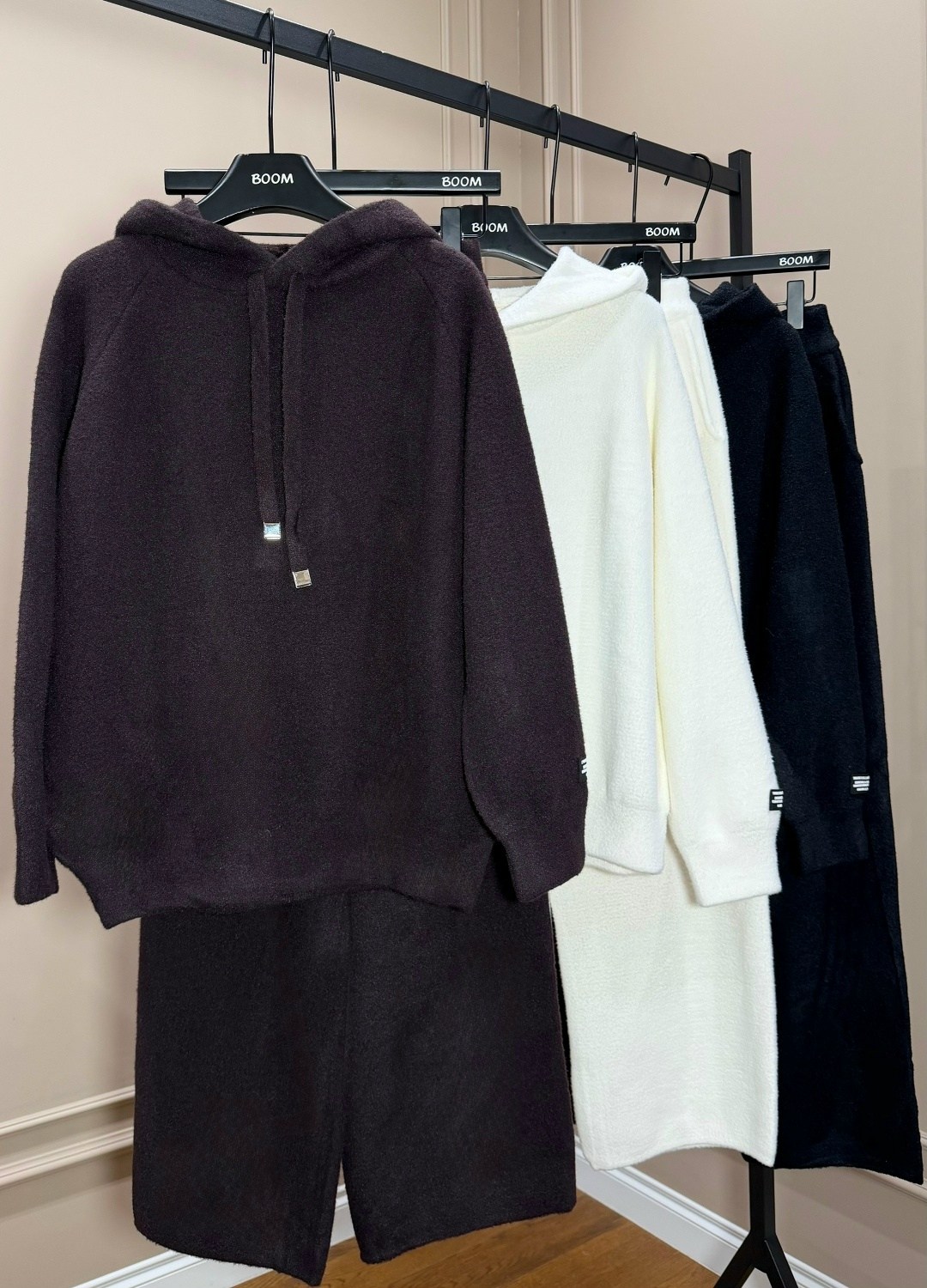 трикотажные костюмы,одежда костюм,комплекты одежды,спортивные костюм,женские костюмы