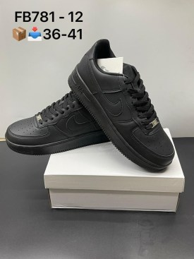 Кроссовки