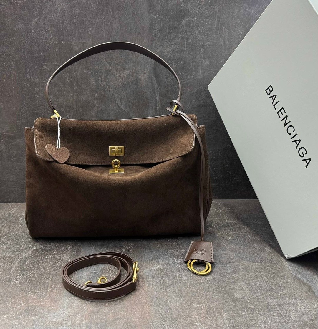 роскошная сумка из замши balenciaga rodeo,сумка в образе balenciaga размер 35 х 25 x 10 см замша,женская замшевая сумка balenciaga коричневая 35х23,замшевая сумка,сумка женская замшевая