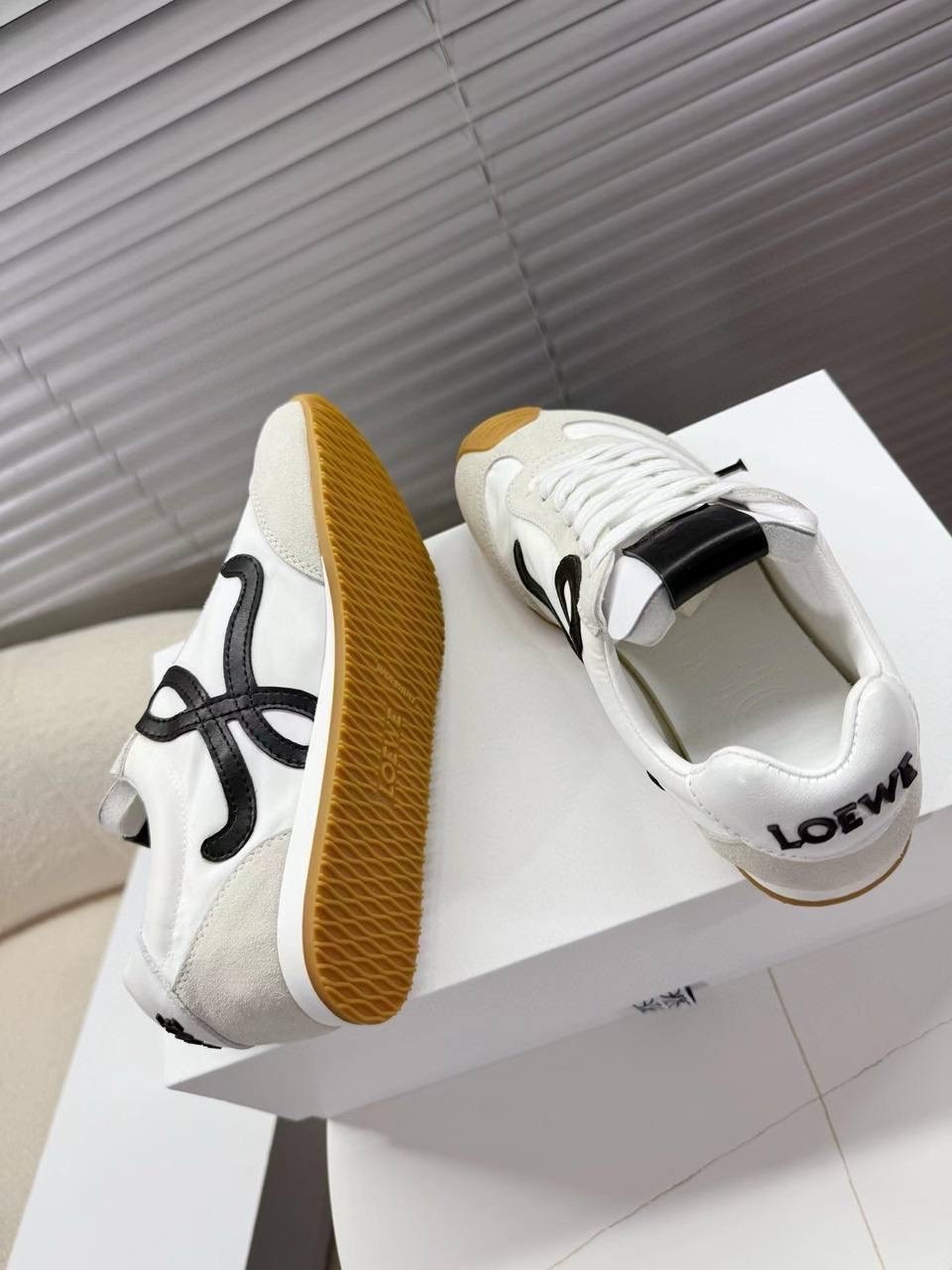 ,кроссовки женскиe,кроссовки loewe,кроссовки женские balenciaga,спортивная