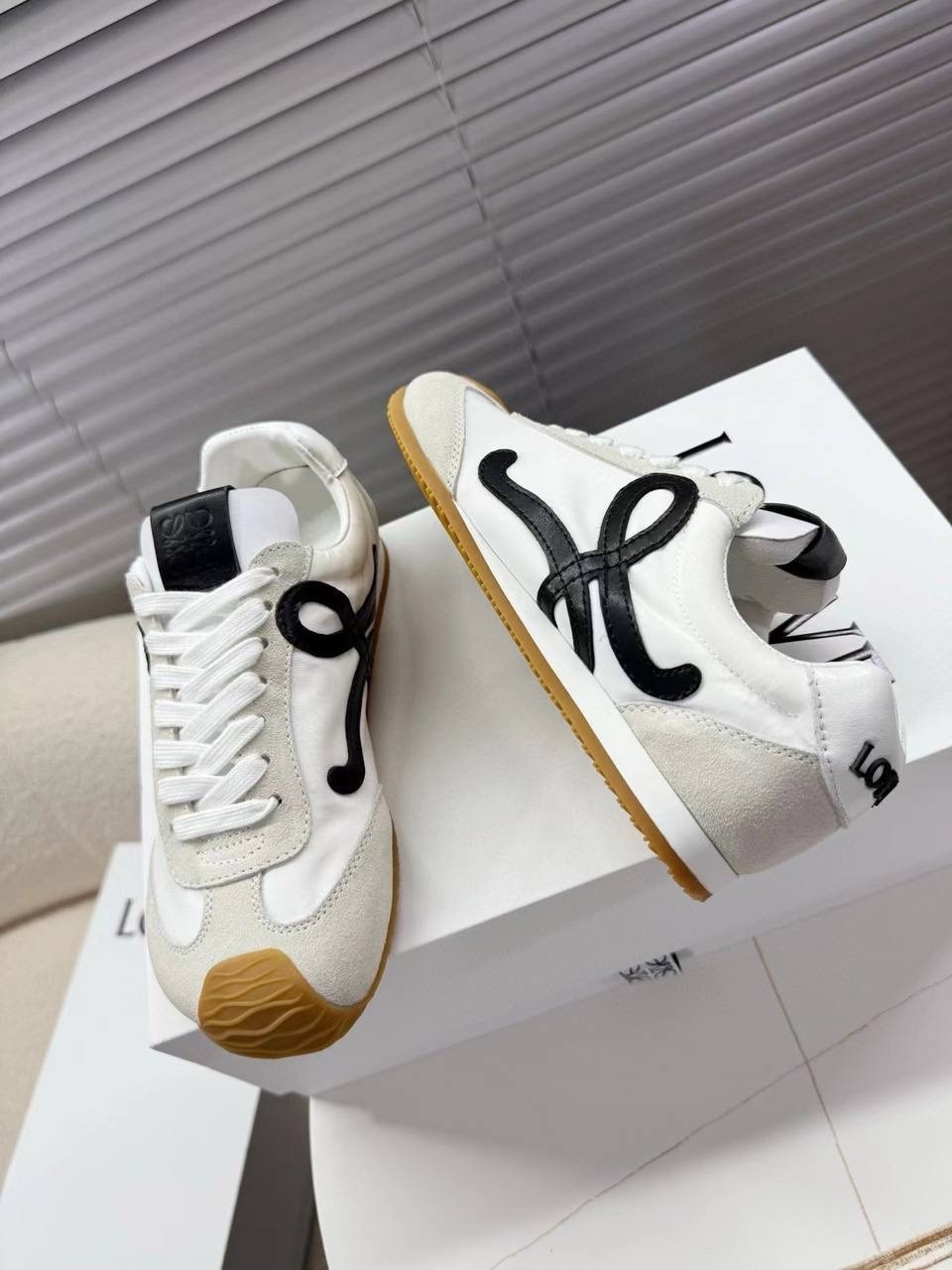 ,кроссовки женскиe,кроссовки loewe,кроссовки женские balenciaga,спортивная