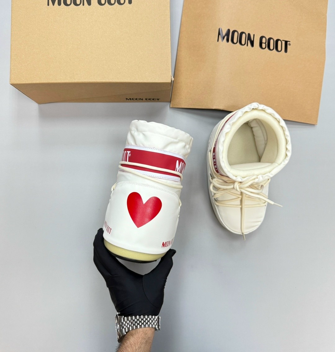 снежные сапоги из нейлона moon boot красный,сапоги icon low из нейлона moon boot красный,мун бут,moon boot ботинки,зимние сапоги из нейлона с низким логотипом moon boot красный