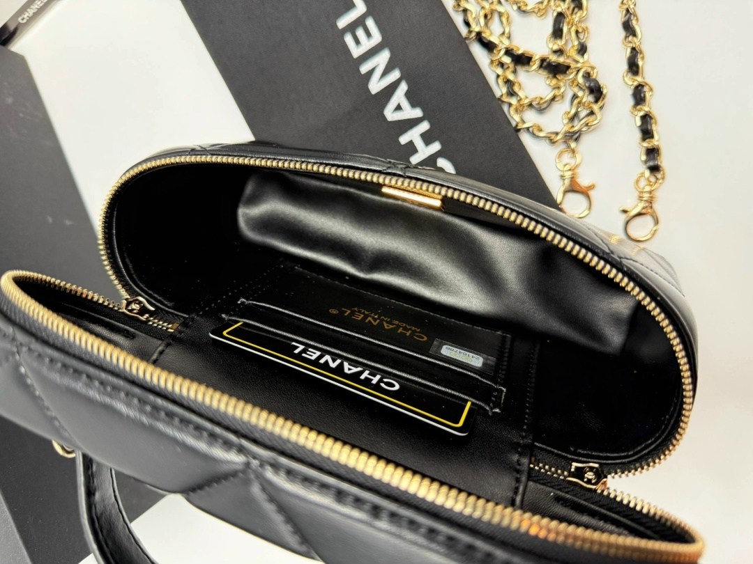 сумка chanel,женские сумки chanel,сумки шанель,сумка,косметичка chanel