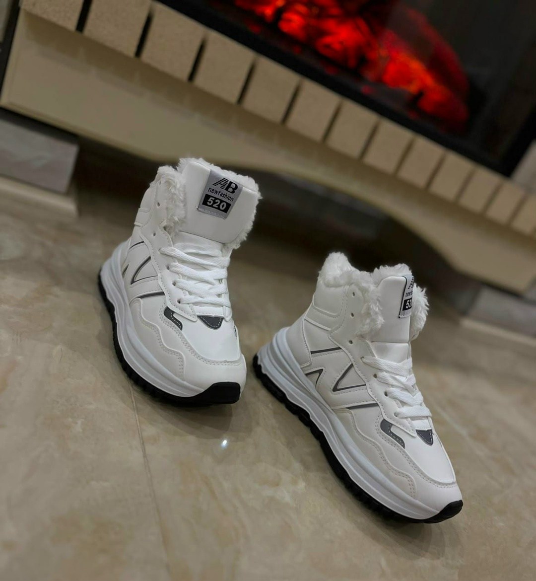 кроссовки зимние с мехом new balance mid 574,кроссовки зимние new balance,светлые кожаные белые кроссовки женские new balance 574 зимние на меху,белые зимние кроссовки женские нью баланс,кроссовки ади