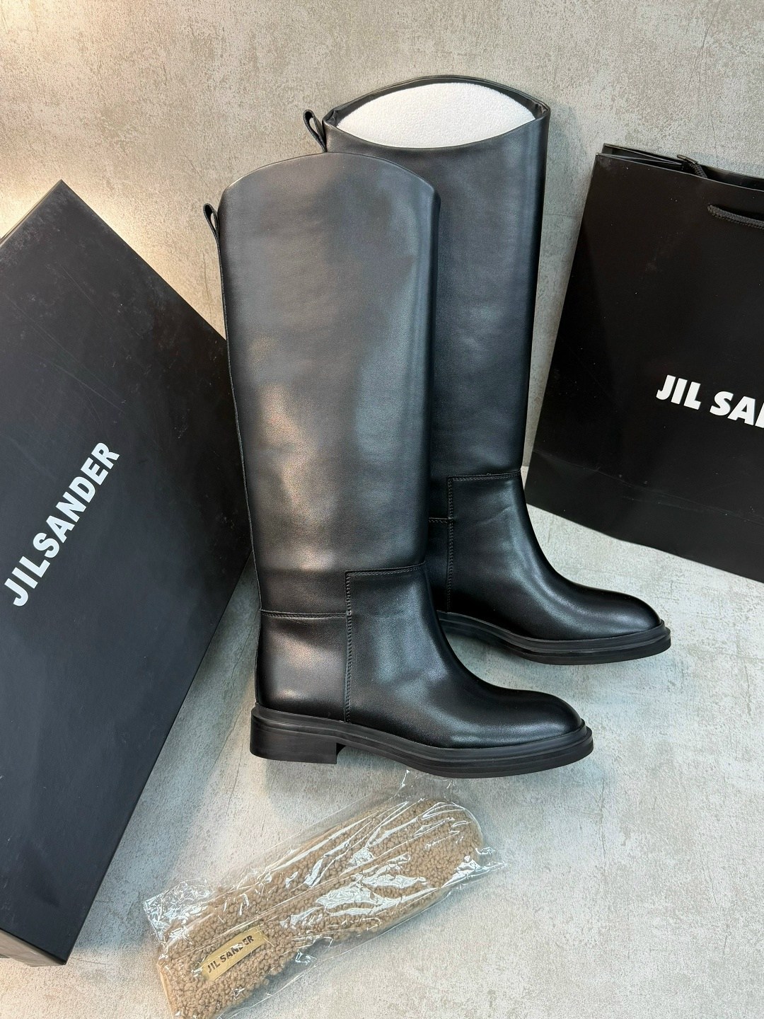 женские сапоги,женские брендовые кожаные сапоги chanel premium,,сапоги женские кожаные jil sander черные,jil sander сапоги