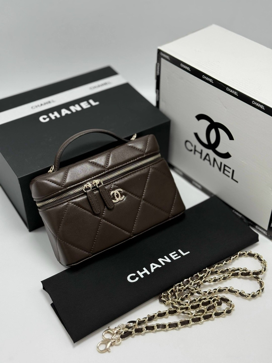 сумка chanel,женские сумки chanel,сумки шанель,сумка,косметичка chanel