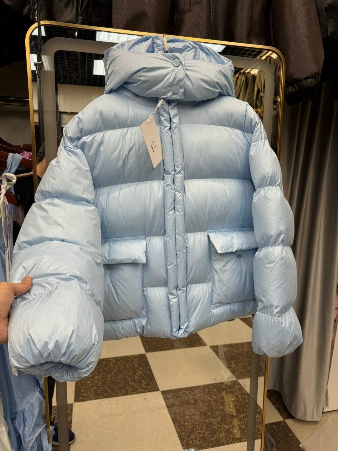 куртка монклер розовая женская,куртка moncler женская розовая,moncler розовая полиэстеровая куртка для женщин,короткий женский пуховик moncler розовый,пуховик короткий