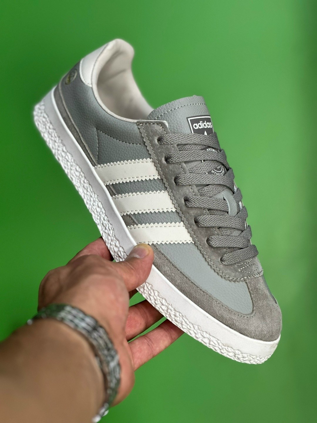 кроссовки adidas,адидас кампус серые,серебряные кроссовки адидас,кроссовки adidas spezial,adidas gazelle