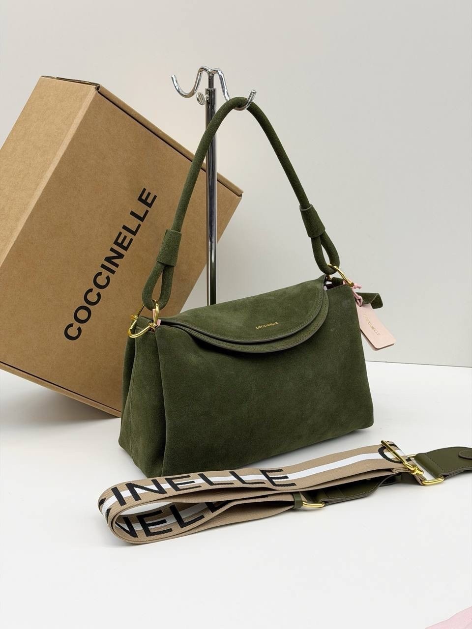 сумка coccinelli натуральная замша 25 × 16 × 6 см,сумка coccinelle,сумка coccinelle натуральная замша,женская сумка в стиле coccinelle замша натуральная+ кожа натуральная,coccinelle сумка сэтчел liya