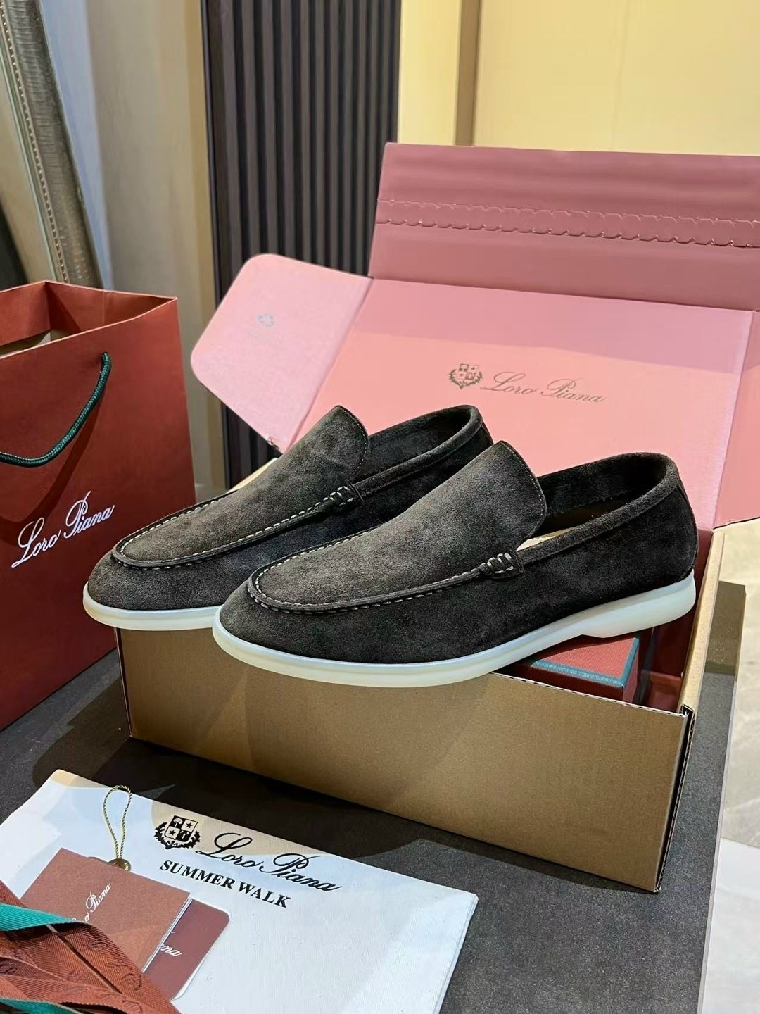 лоферы из натуральной замши loro piana,мужские замшевые лоферы loro piana summer walk,loro piana мужские лоферы,лоферы loro piana,замшевые лоферы loro piana