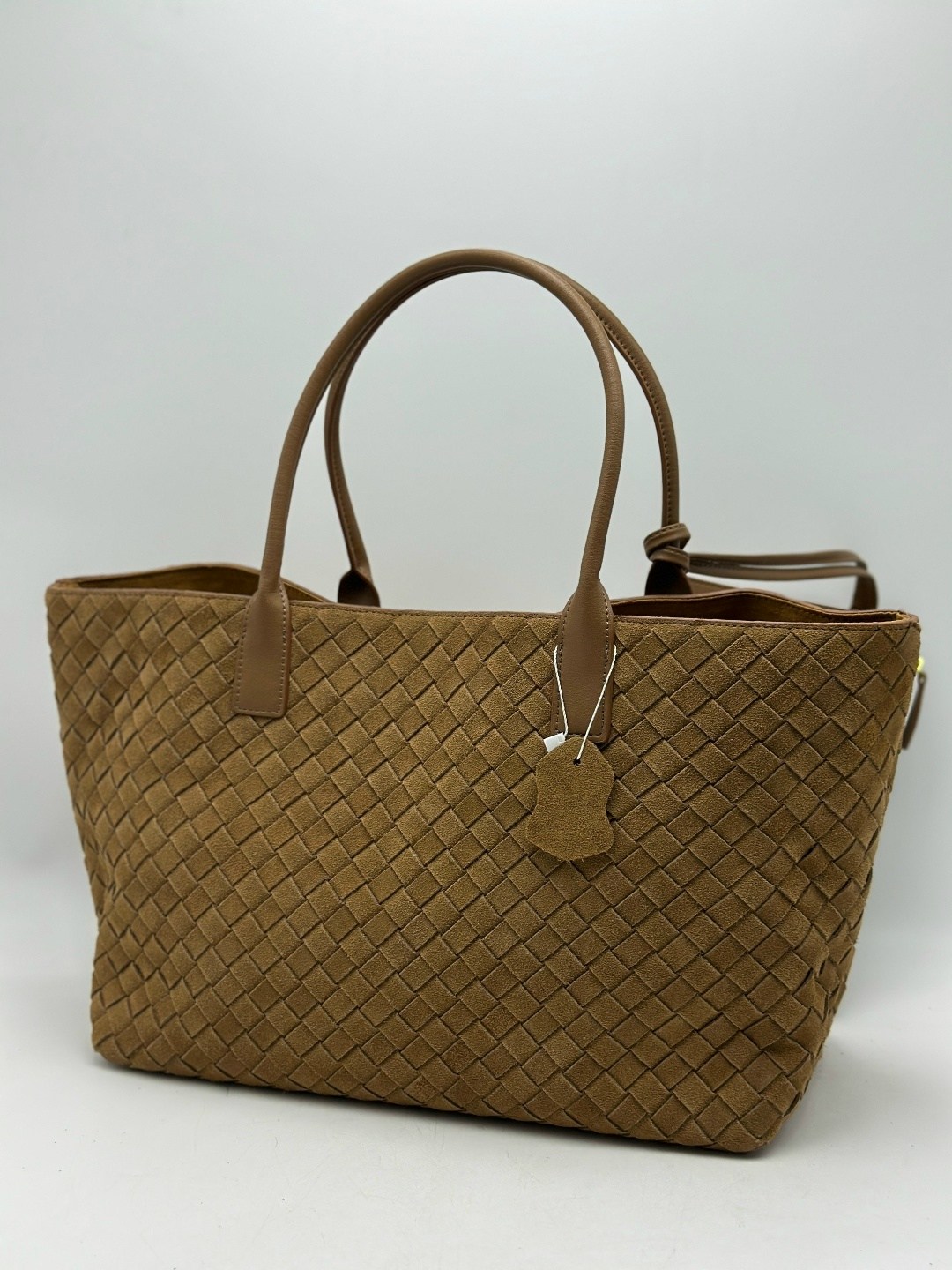 сумка bottega veneta,женская сумка bottega veneta,сумки боттега венета,оливковая кожаная сумка bottega veneta andiamo large,сумка