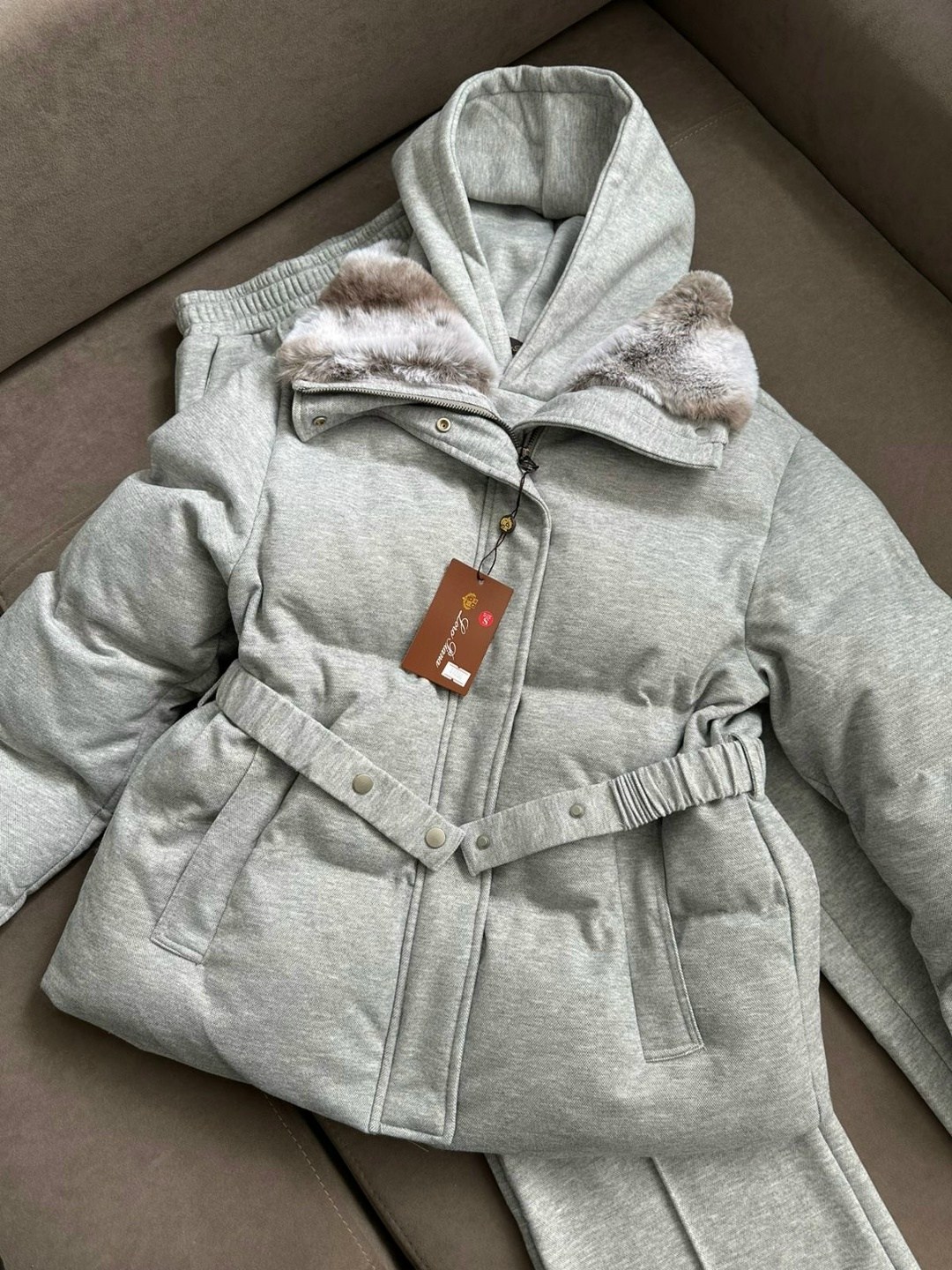 костюм loro piana серый,зимний костюм для девочек,костюм зимний детский,серый женский костюм тройка на флисе loro piana,костюм зимний женский