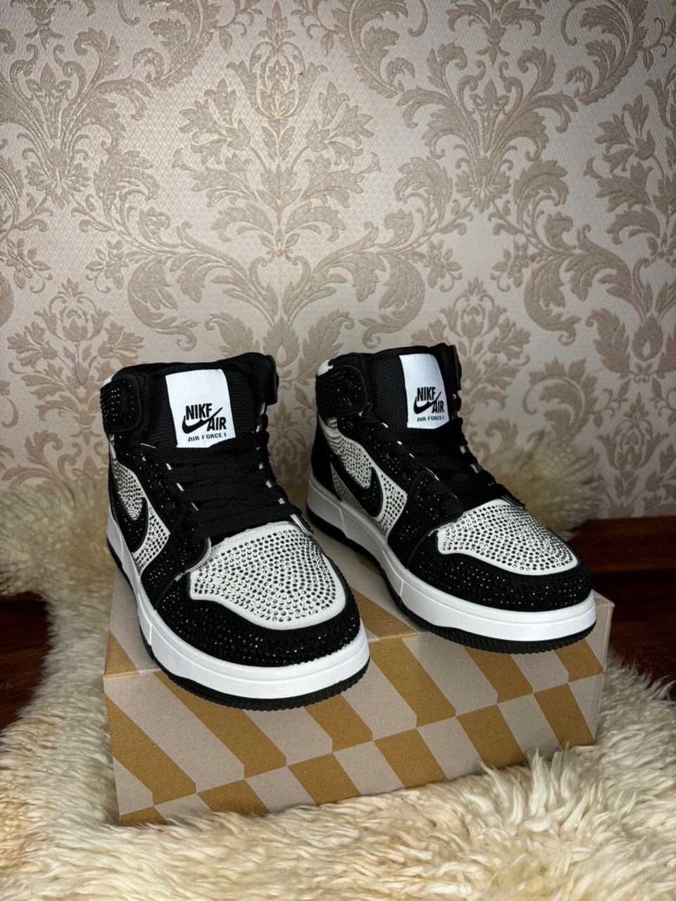 nike air jordan 1 mid se,nike air jordan 1 mid,jordan 1 mid,женские кроссовки nike air jordan 1 mid,nike air jordan 1