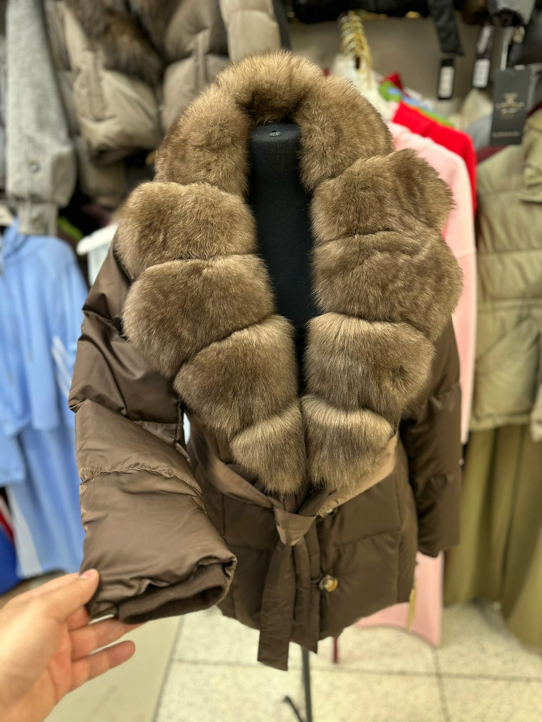 пуховик с натуральным мехом,куртка пуховик с натуральным мехом,пуховик с мехом,пуховик женский с натуральным мехом,куртка с натуральным мехом