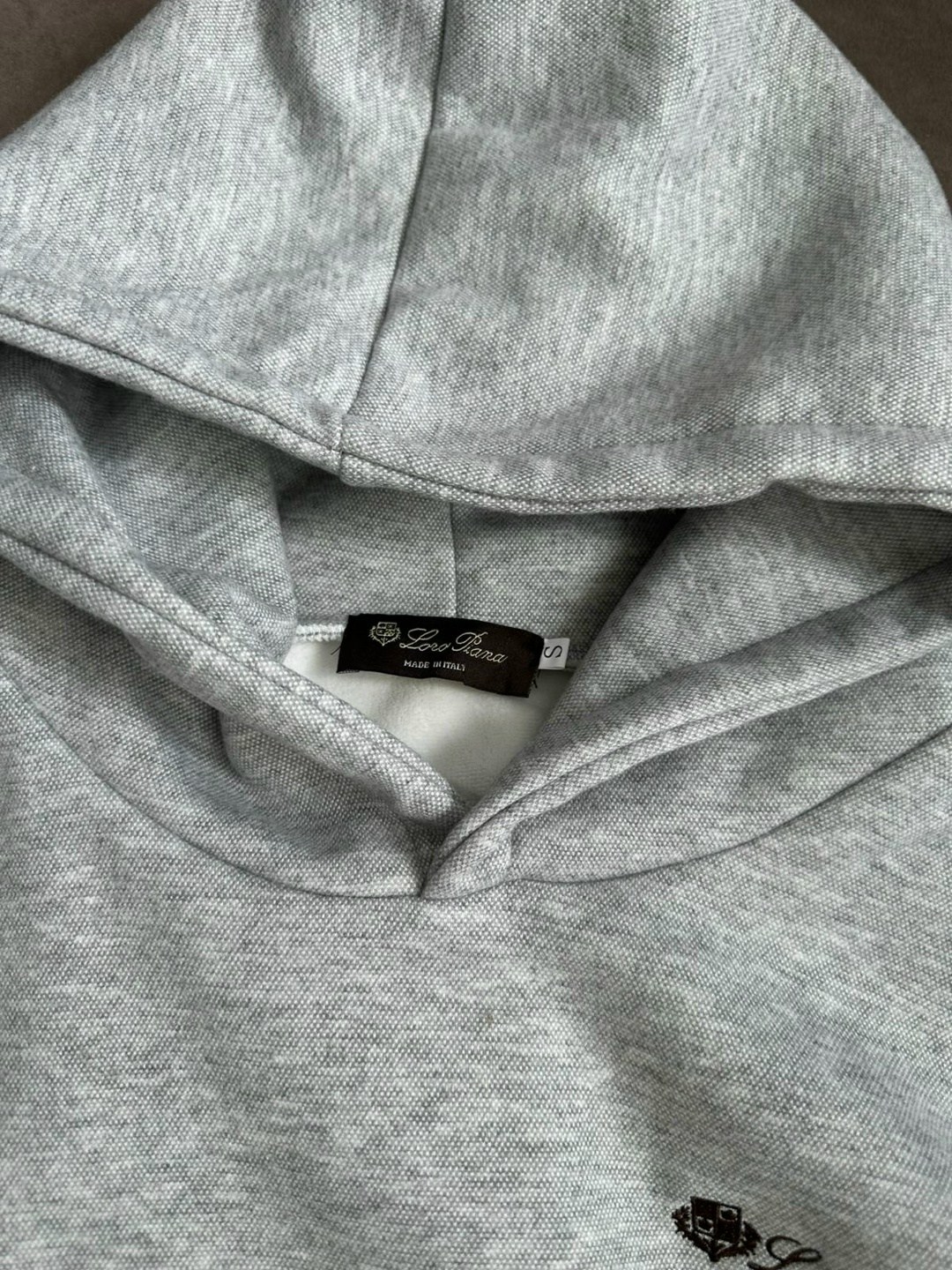 костюм loro piana серый,зимний костюм для девочек,костюм зимний детский,серый женский костюм тройка на флисе loro piana,костюм зимний женский