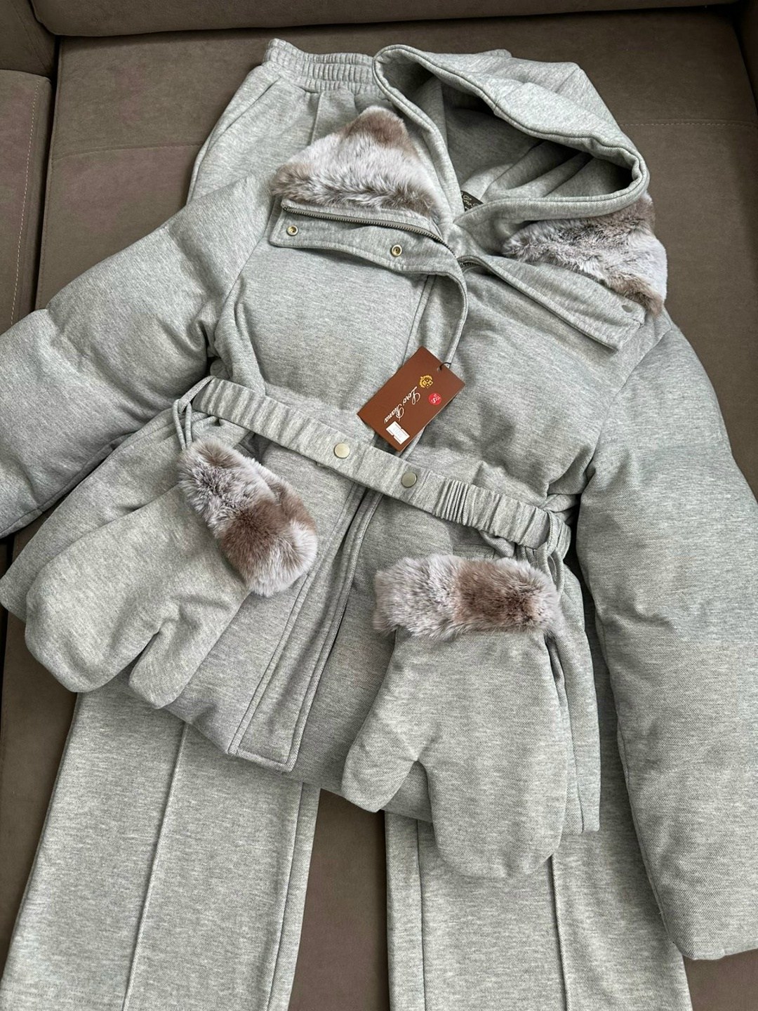 костюм loro piana серый,зимний костюм для девочек,костюм зимний детский,серый женский костюм тройка на флисе loro piana,костюм зимний женский