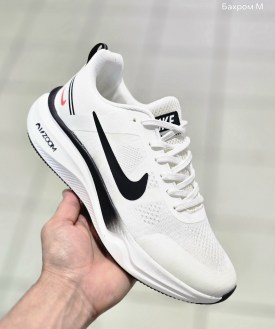 Кроссовки