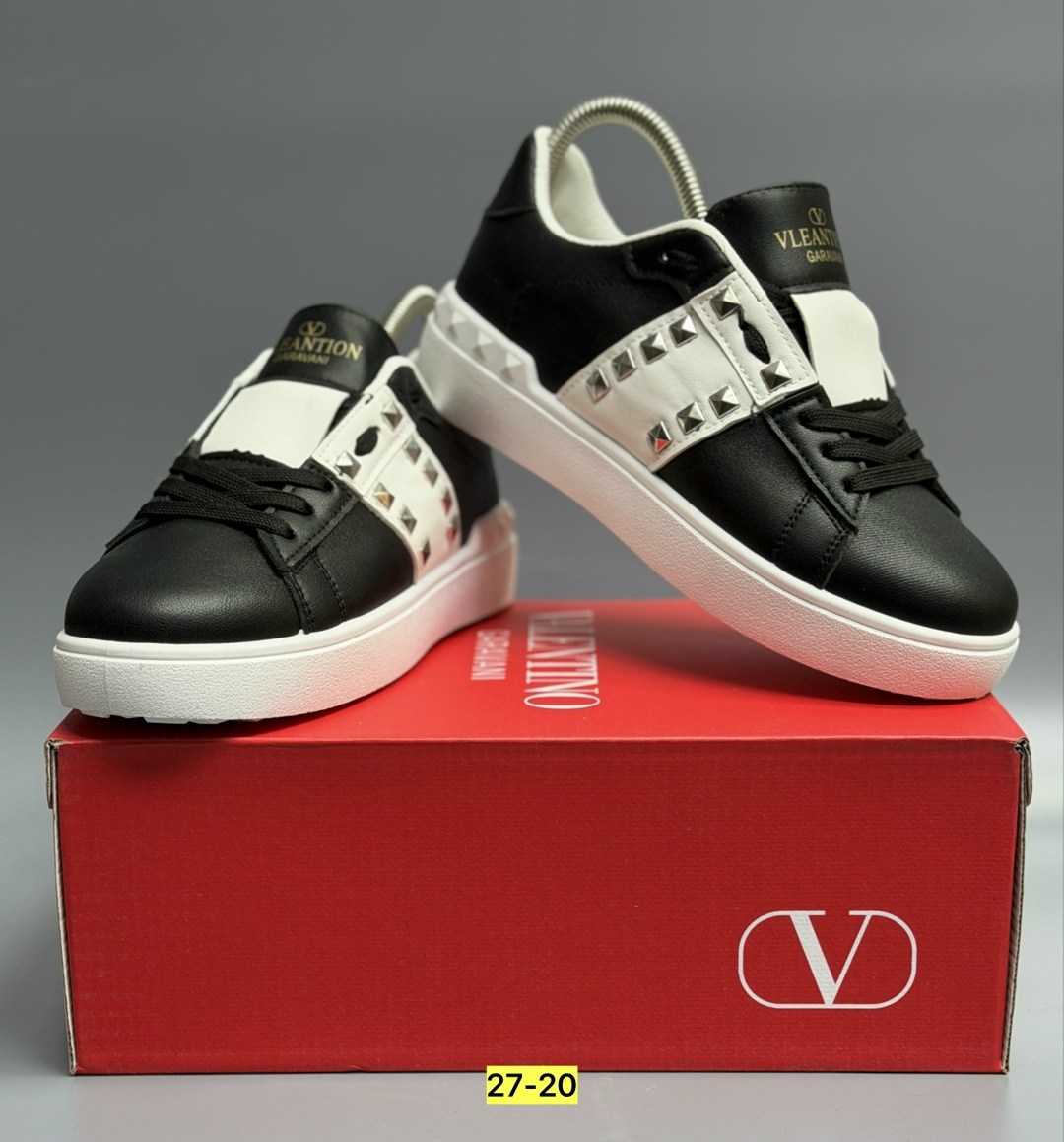 кеды valentino,мужские кроссовки valentino,valentino кроссовки,кроссовки valentino garavani,кеды valentino garavani
