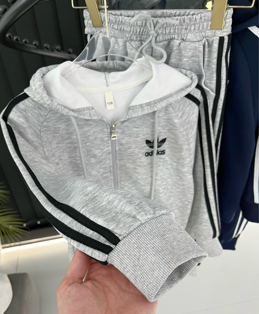 спортивный костюм adidas,костюм спортивный адидас,мужской спортивный костюм adidas,костюм спортивный,костюм спортивный adidas originals