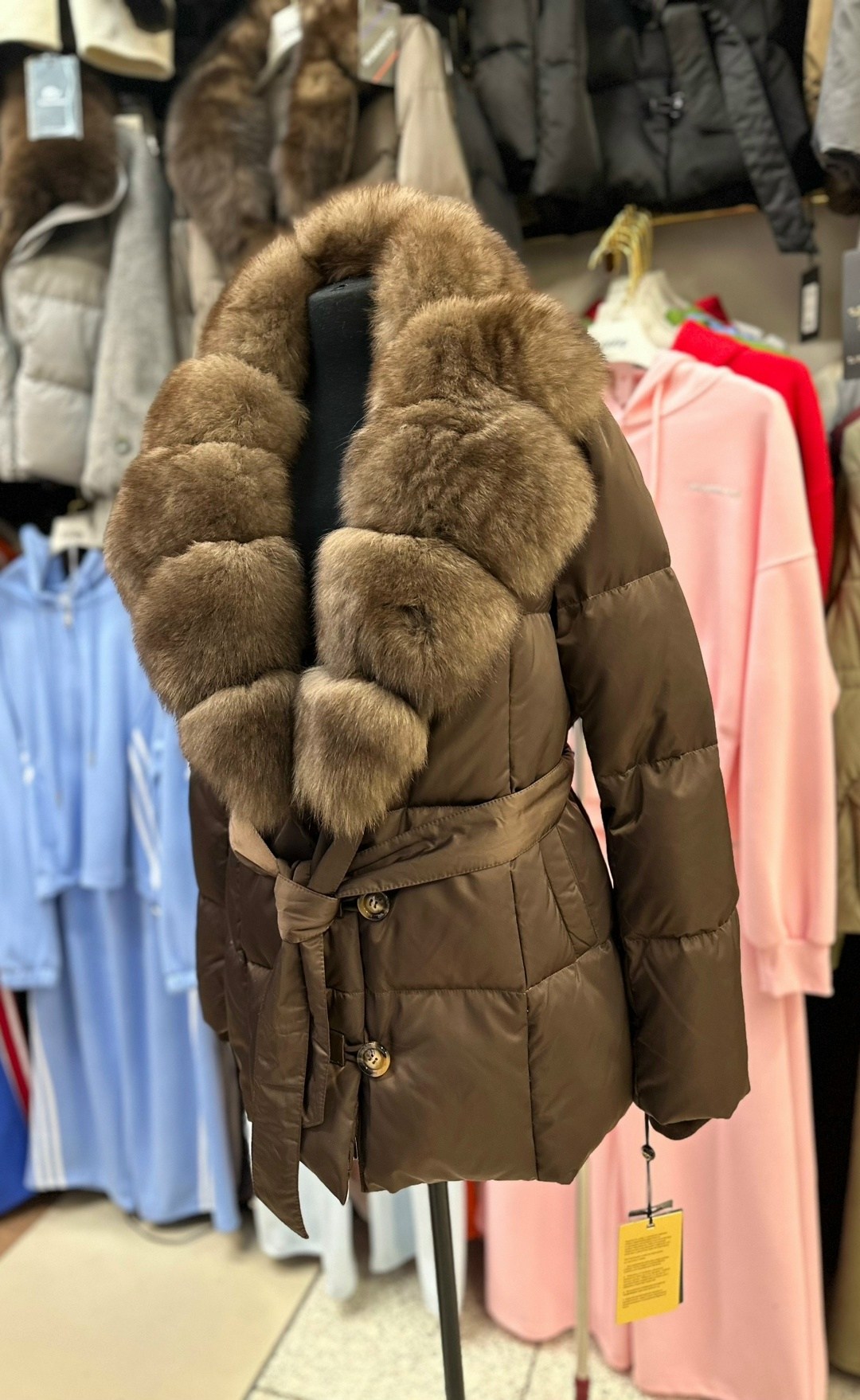 пуховик с натуральным мехом,куртка пуховик с натуральным мехом,пуховик с мехом,пуховик женский с натуральным мехом,куртка с натуральным мехом