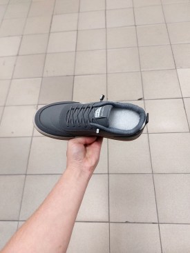 Кроссовки
