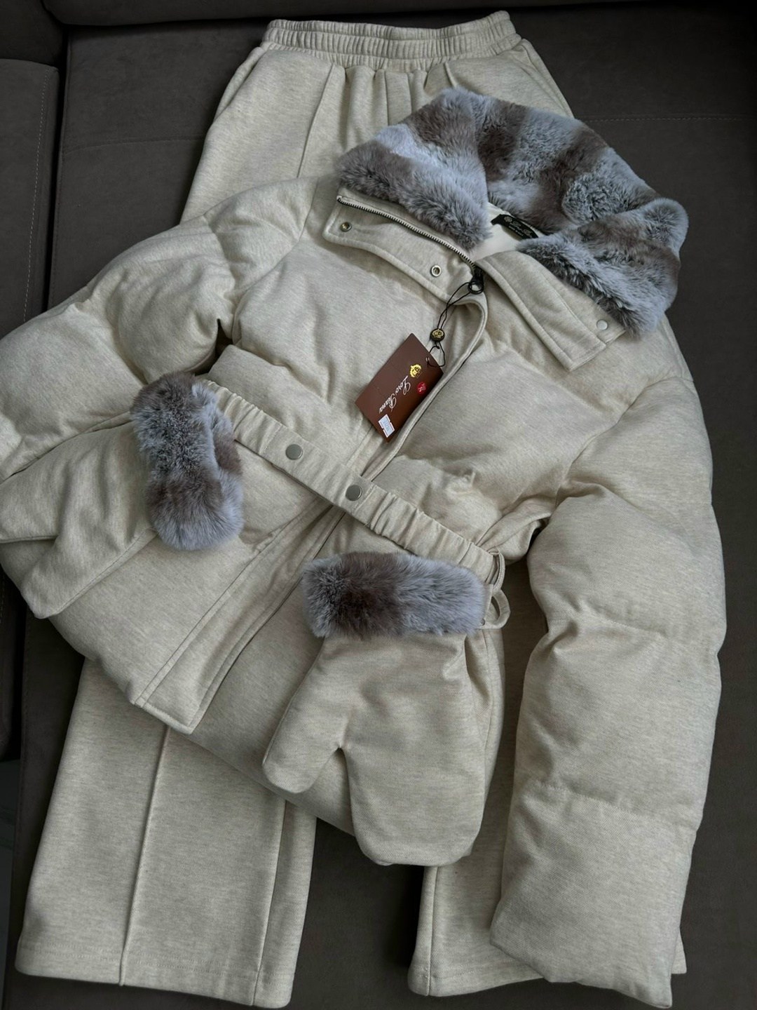 костюм зимний,пуховики с мехом,бежевый пуховик,зимние куртки и пуховики,женская зимняя куртка