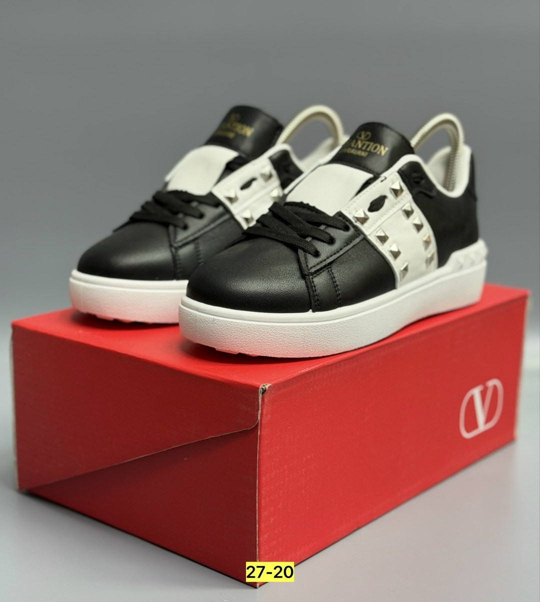 кеды valentino,мужские кроссовки valentino,valentino кроссовки,кроссовки valentino garavani,кеды valentino garavani