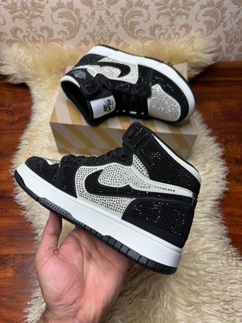 nike air jordan 1 mid se,nike air jordan 1 mid,jordan 1 mid,женские кроссовки nike air jordan 1 mid,nike air jordan 1