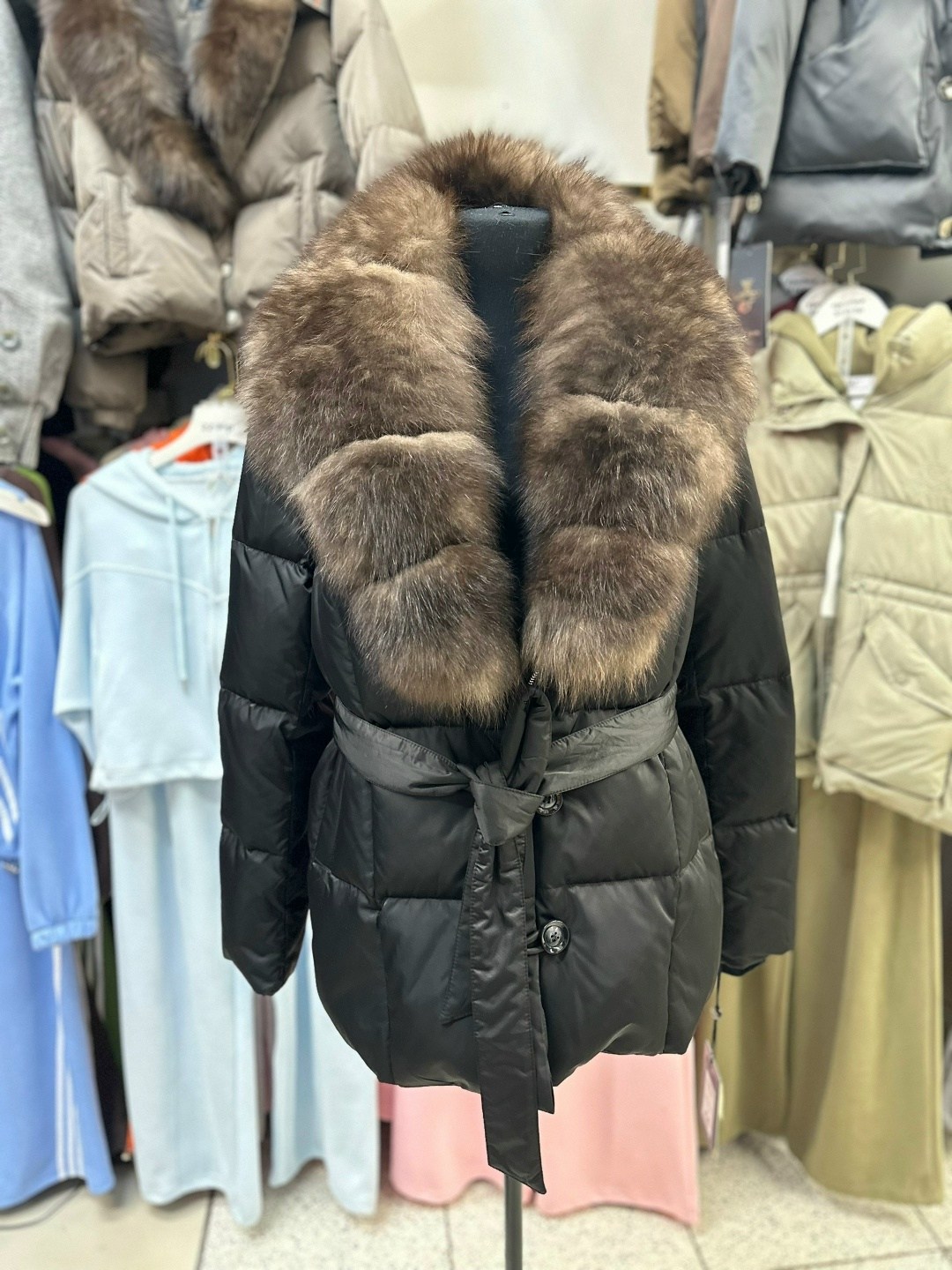 пуховик с натуральным мехом,куртка пуховик с натуральным мехом,пуховик с мехом,пуховик женский с натуральным мехом,куртка с натуральным мехом