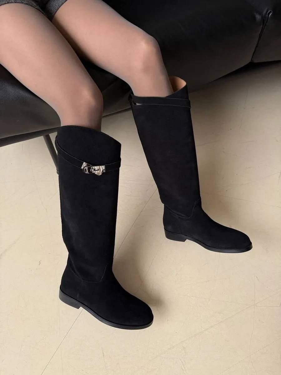женские сапоги,сапоги модные,элегантные сапоги,,модные женские сапоги