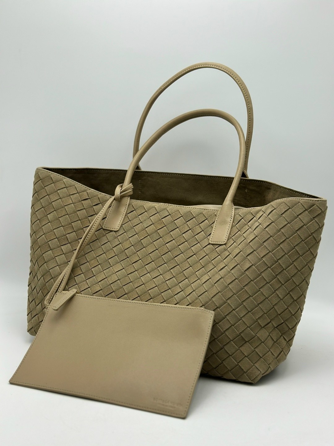 сумка bottega veneta,женская сумка bottega veneta,сумки боттега венета,оливковая кожаная сумка bottega veneta andiamo large,сумка
