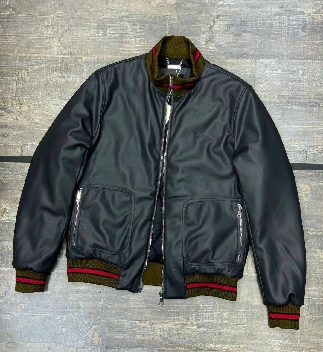 мужская кожаная куртка gucci,кожаная куртка мужская,кожаная куртка gucci,кожаный бомбер гуччи,кожаная куртка gucci оригинал