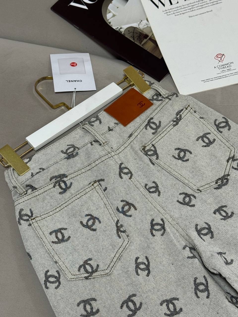 джинсы chanel,джинсы женские,джинсовые брюки,джинсы шанель голубые,джинсы шанель